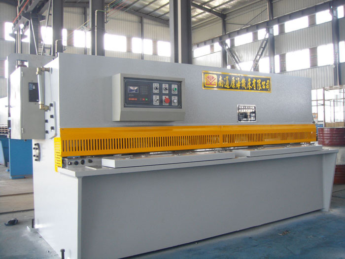 剪板機廠家教你出口剪板機需注意三點